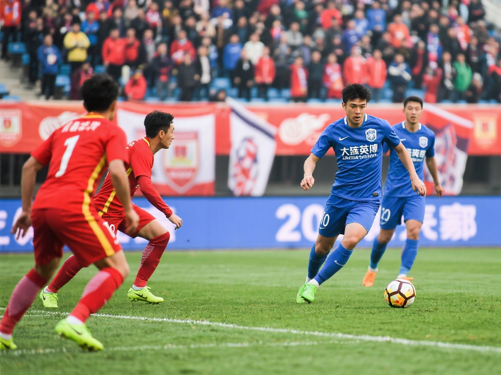 大连英博主场力克长春亚泰勇夺关键胜利 主场作战一直是球队的强心针,无论是熟悉的